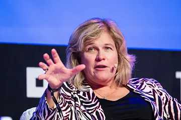 Franklin Templeton CEO Jenny Johnson：已对加密货币进行