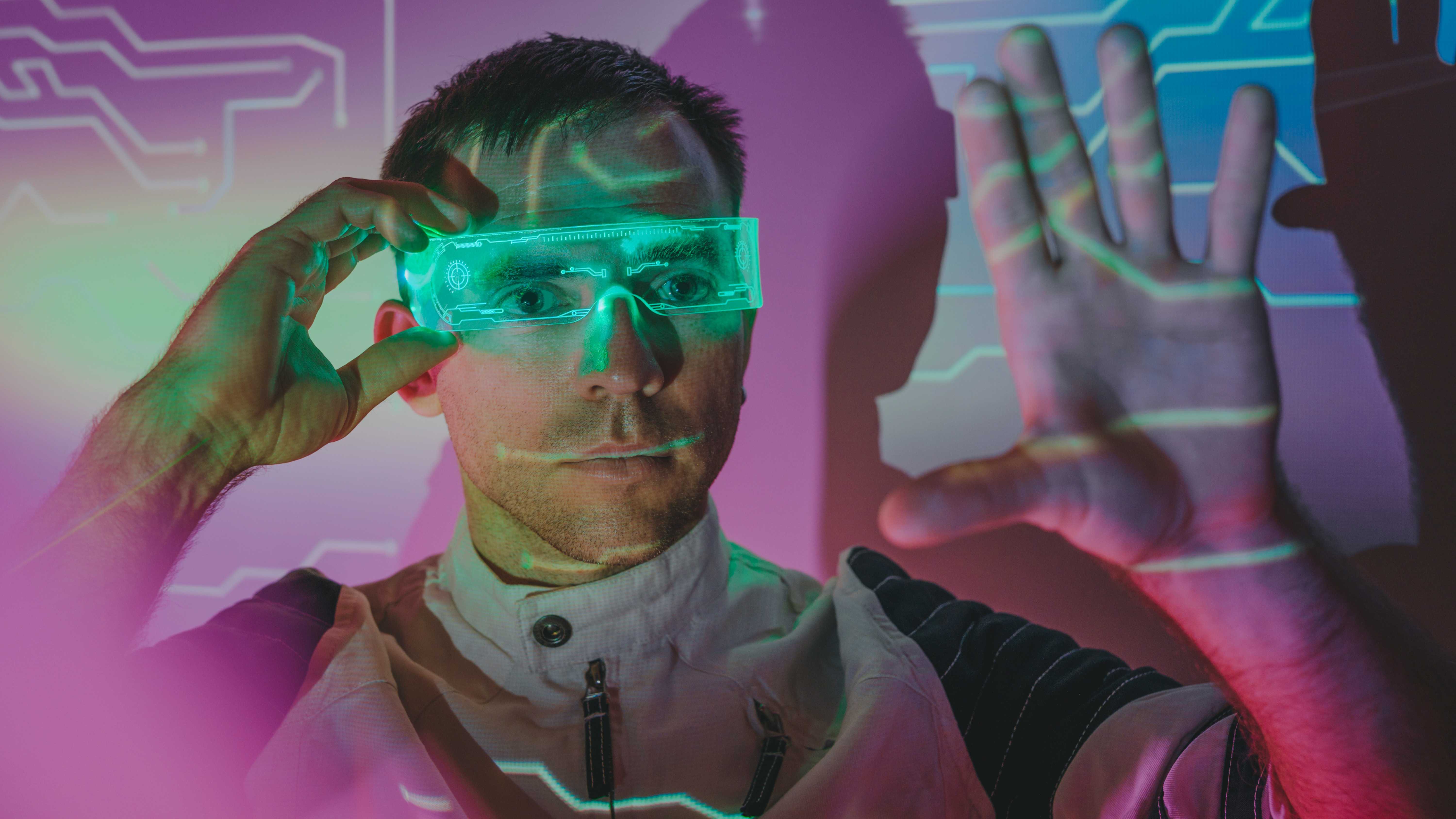 <b>AI，一场科技界“卖拐”</b>