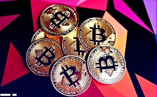 比特币跌破5万美元 21万人被爆仓